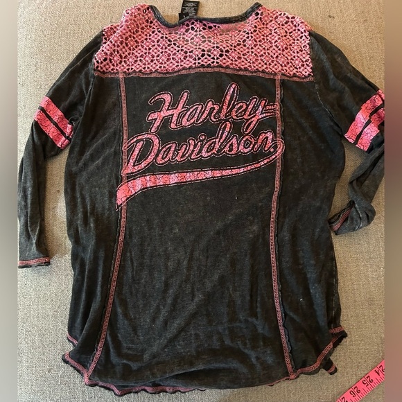 Harley-Davidson Black and Pink Graphic 3/4 Sleeve Blouse - Picture 4 of 6